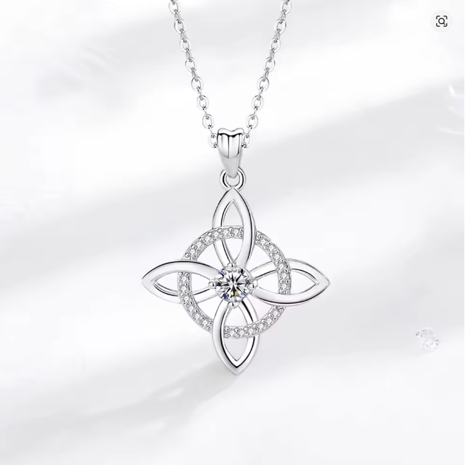 Collar Nudo de Bruja en Plata de Ley 925 - Amuleto Ancestral de Protección y Poder Femenino. Joyería con Intención y Diseño Celta Sagrado.