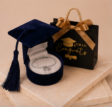 Orgullo de Graduación 2026 | Pulsera Original Plata 925 con Circonitas Ajustable, Dije Plata 925, Caja Aterciopelada de Graduación y Bolsa de Regalo Premium